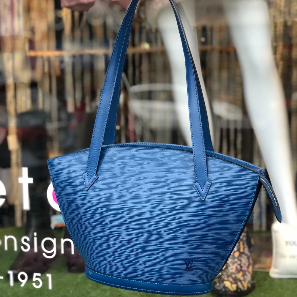 ✨ Louis Vuitton 1995 St. Jacques PM